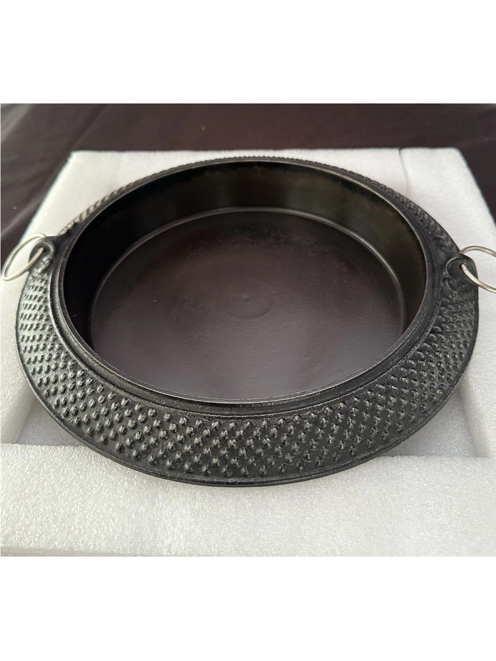 VTG Japanese heavy cast iron sukiyaki nabe (hot pot) textured hobnail rim nambu